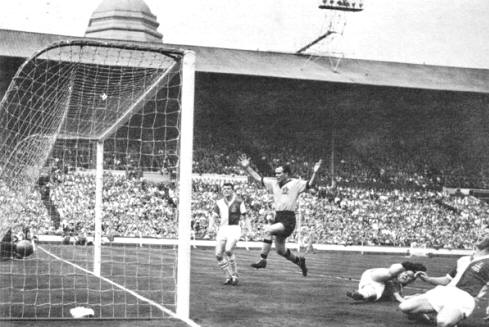 FA Cup Final 1960: McGrath Own Goal