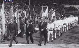 fa cup final 1972: Leeds United team poster 1972